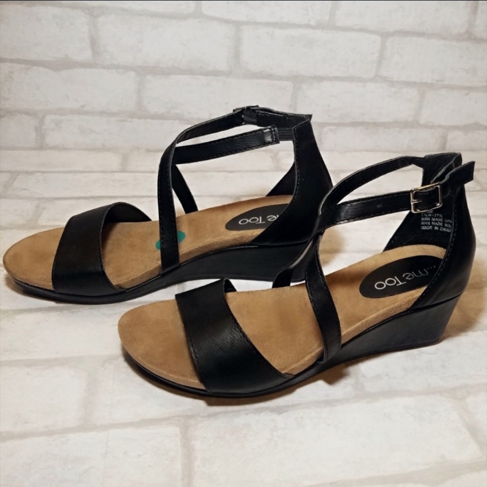 NEW Me Too Criss Cross  Strap Vegan Leather Wedge Open Toe Sandals Wide